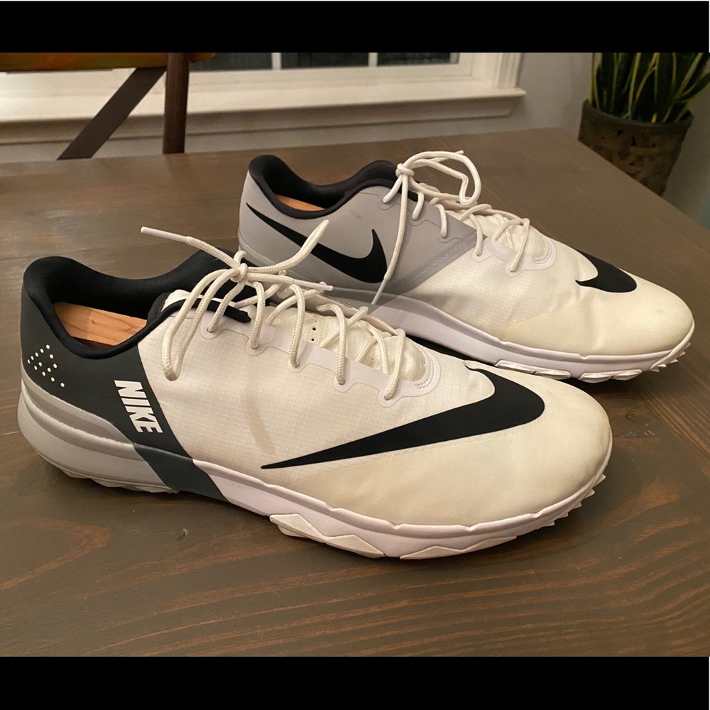 Nike Men’s Golf Shoes sz 12